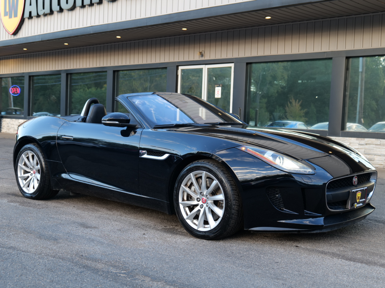 Jaguar F-TYPE 2017 — photo 2