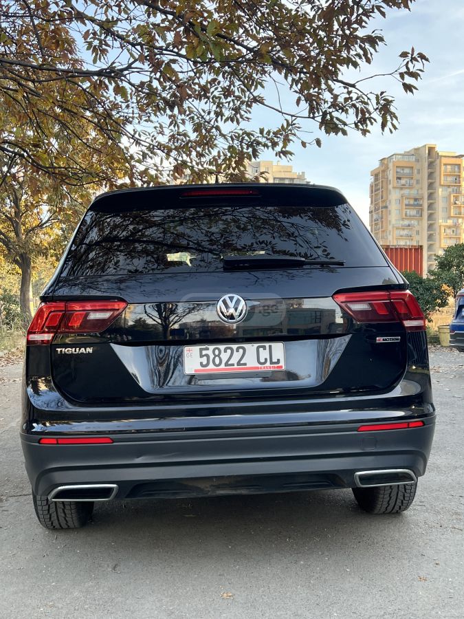 Volkswagen Tiguan 2021 — photo 2