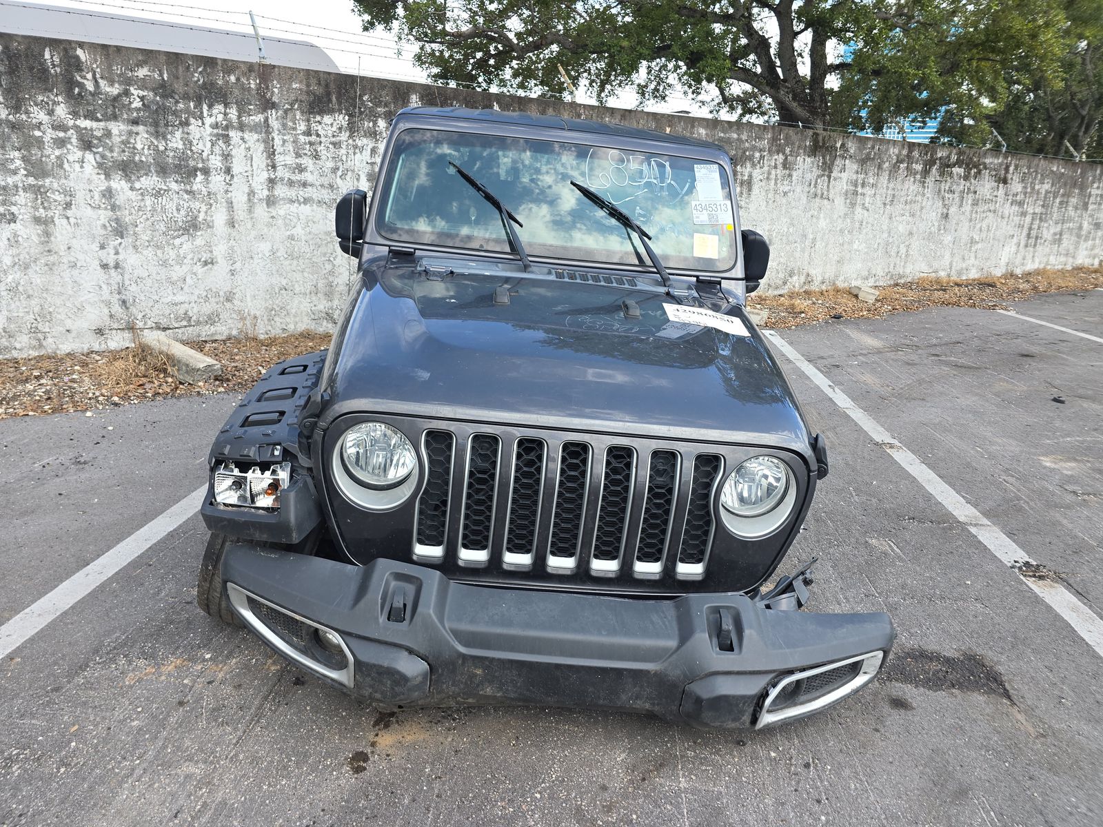 Jeep Gladiator 2023 — photo 2