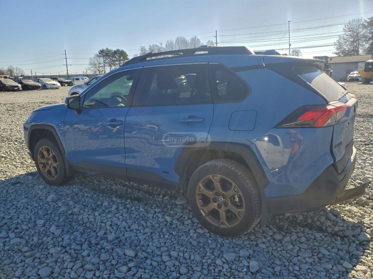 Toyota RAV4 2023 — photo 2