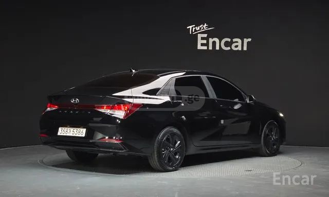Hyundai Elantra 2022 — photo 2