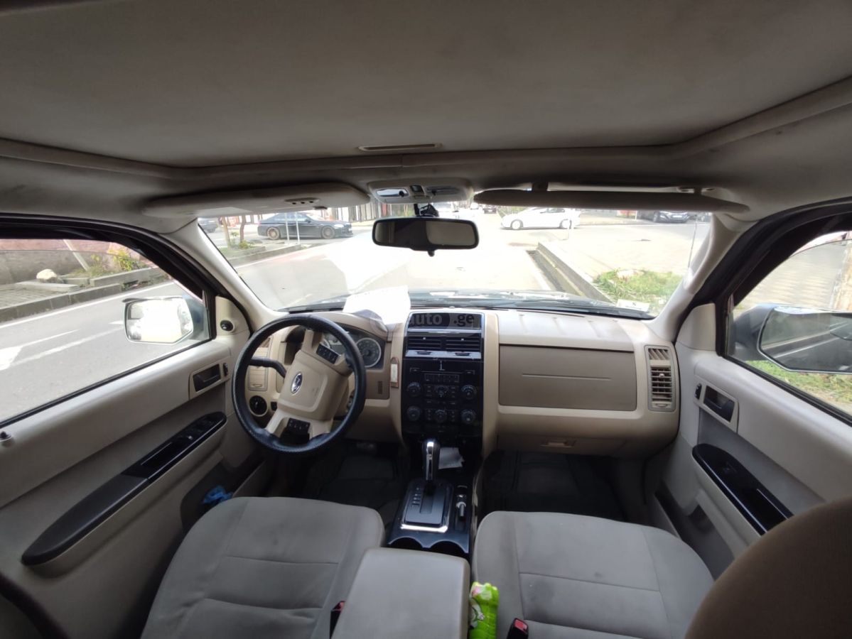 Ford Escape 2011 — photo 2