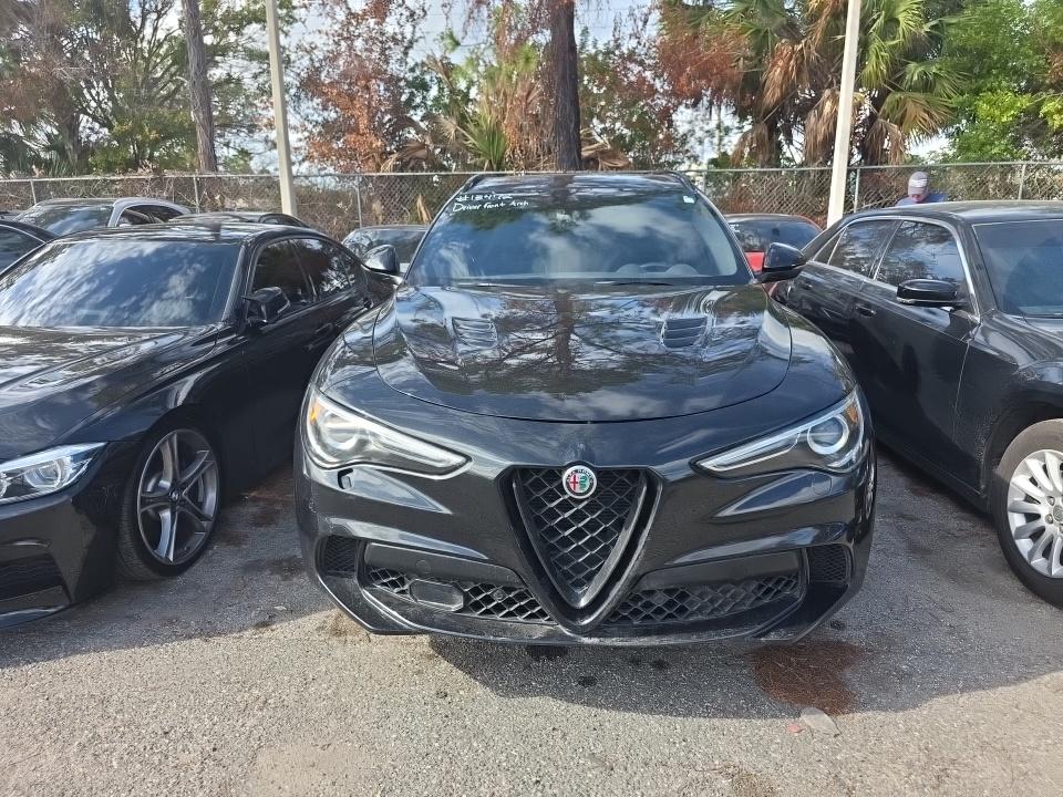 Alfa Romeo Stelvio 2022 — photo 2