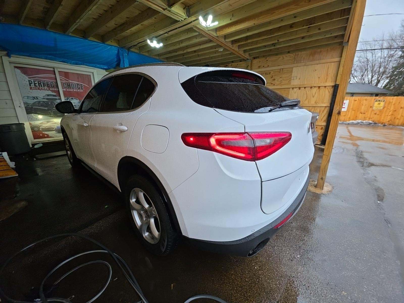 Alfa Romeo Stelvio 2019 — photo 2