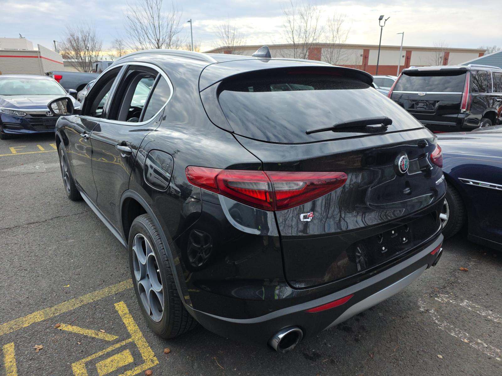 Alfa Romeo Stelvio 2018 — photo 2