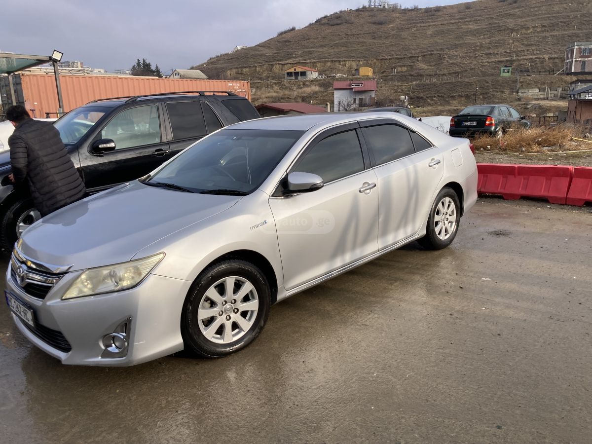 Toyota Camry 2012 — photo 2