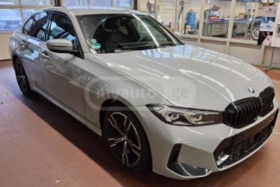 BMW 318 2023 — photo 2