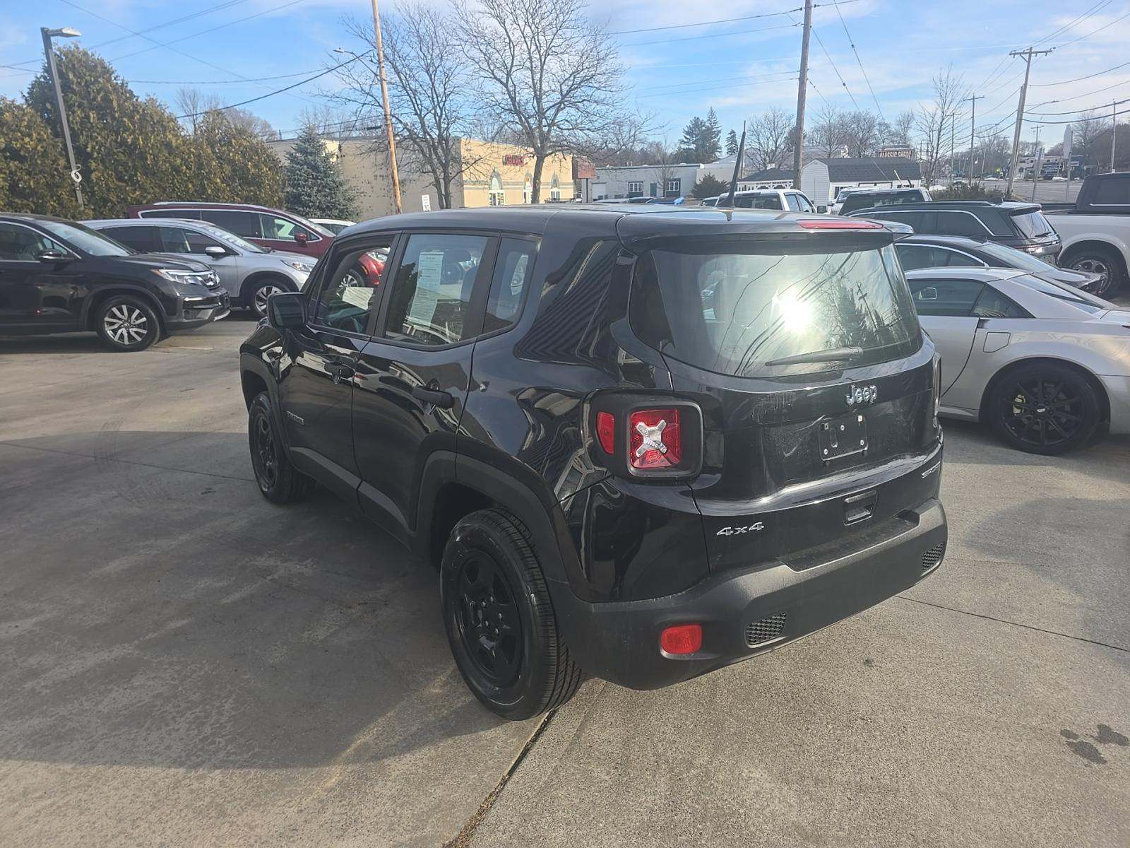 Jeep Renegade 2018 — photo 2