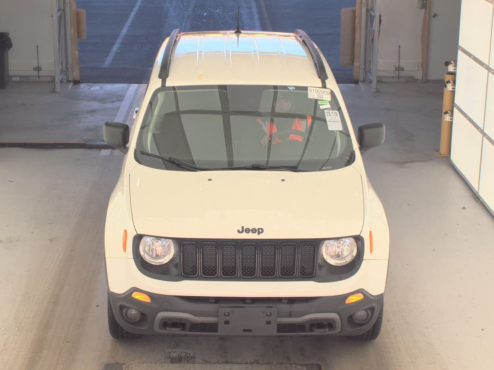 Jeep Renegade 2019 — photo 2