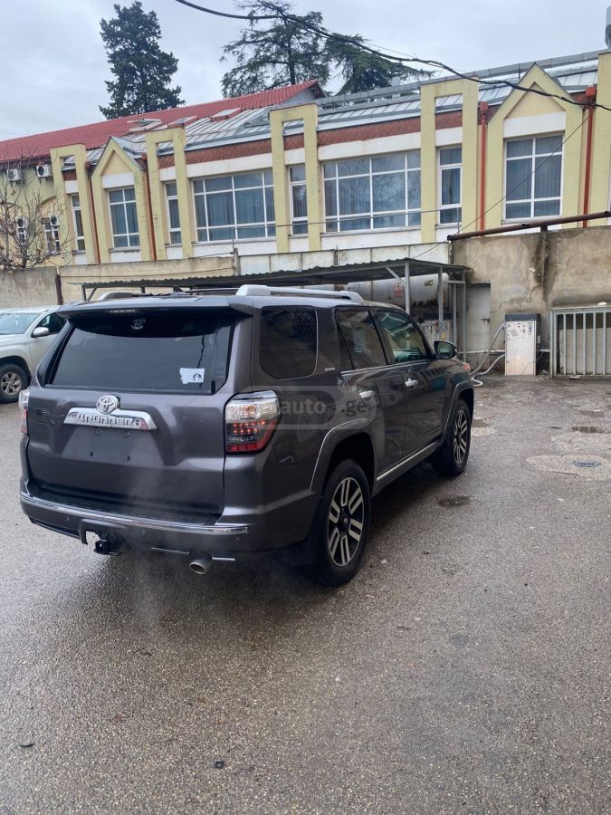 Toyota 4Runner 2015 — photo 2