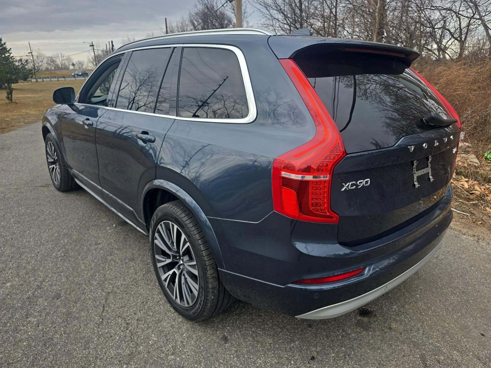 Volvo XC90 2022 — photo 2