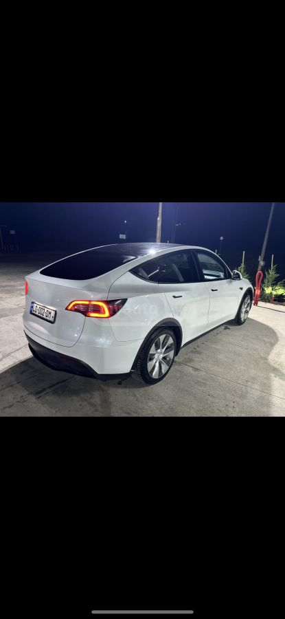 Tesla Model Y 2021 — photo 2