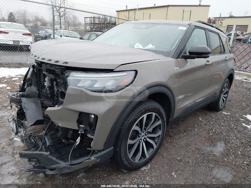 Ford Explorer 2026 — photo 2