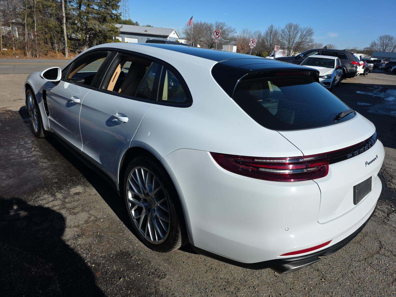 Porsche Panamera 2018 — photo 2