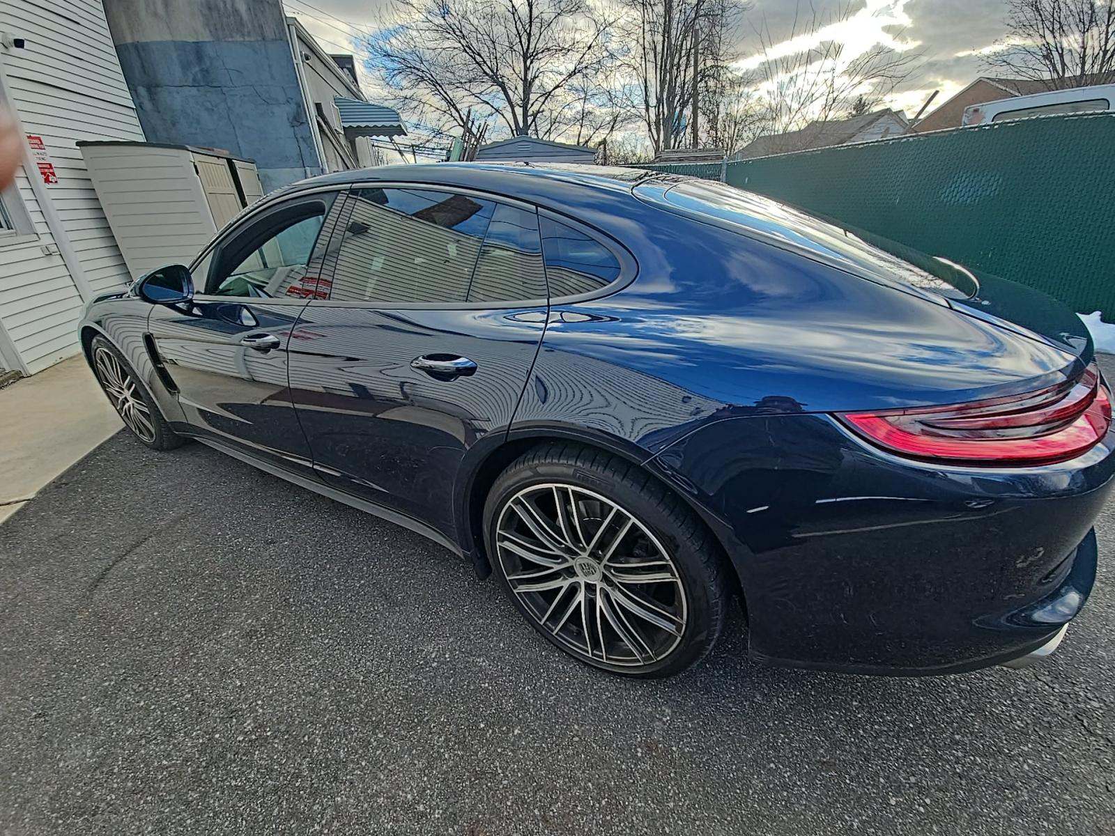 Porsche Panamera 2018 — photo 2