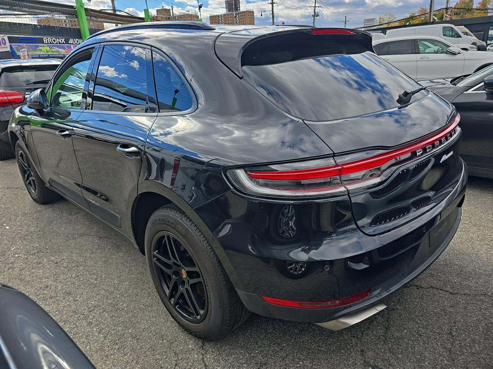 Porsche Macan 2021 — photo 2