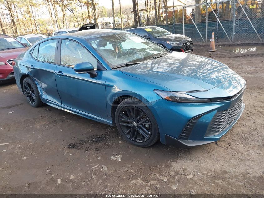Toyota Camry 2025 — photo 2