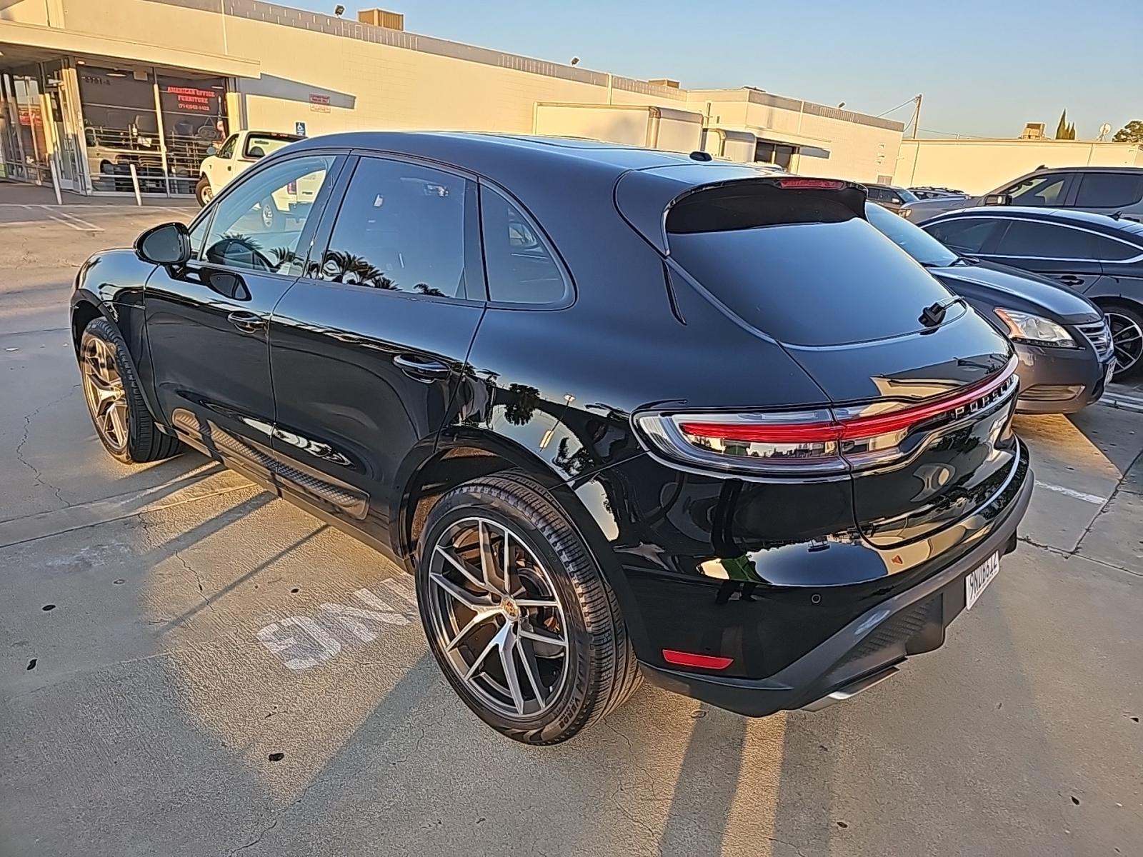 Porsche Macan 2024 — photo 2