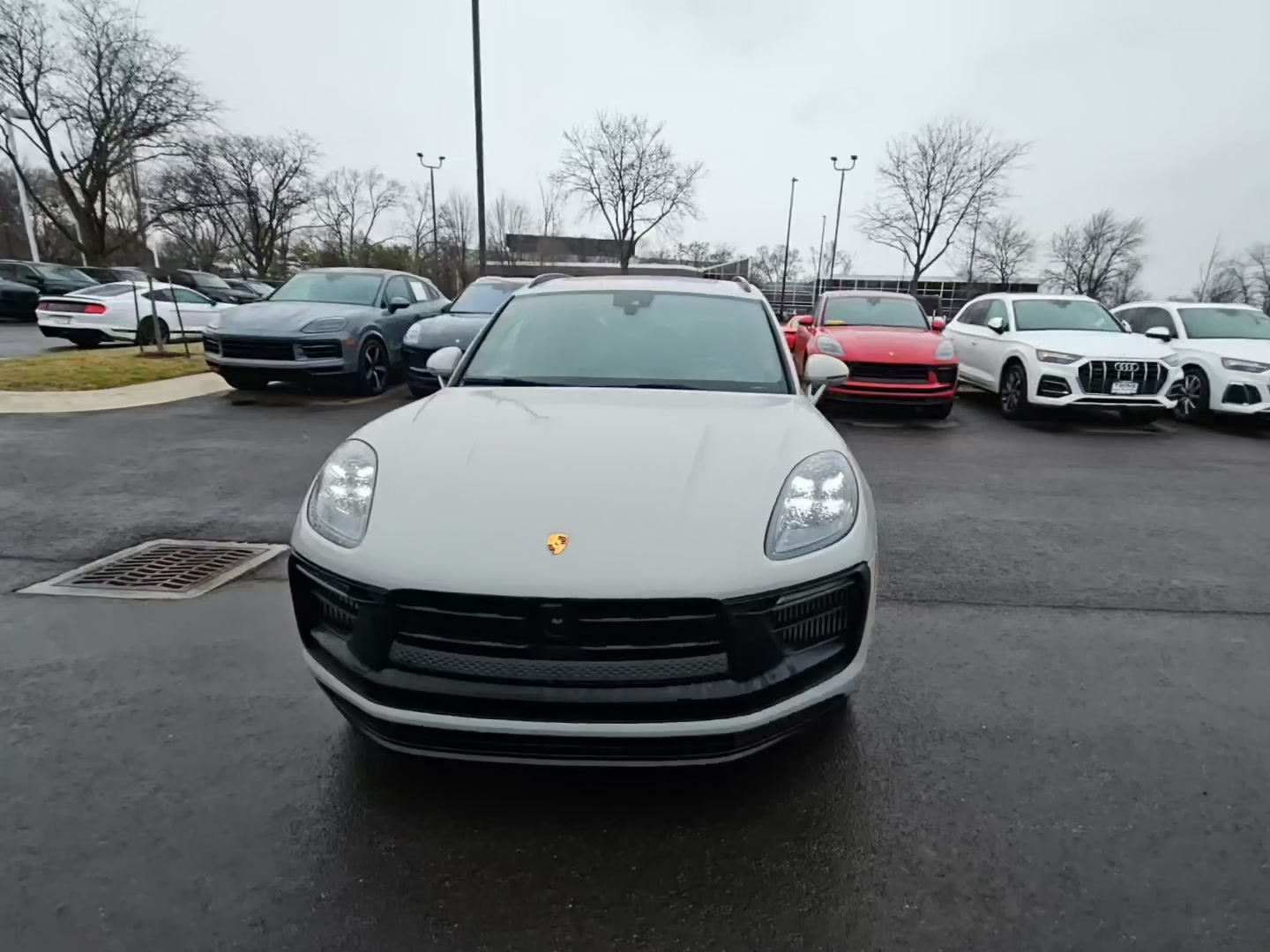 Porsche Macan 2023 — photo 2