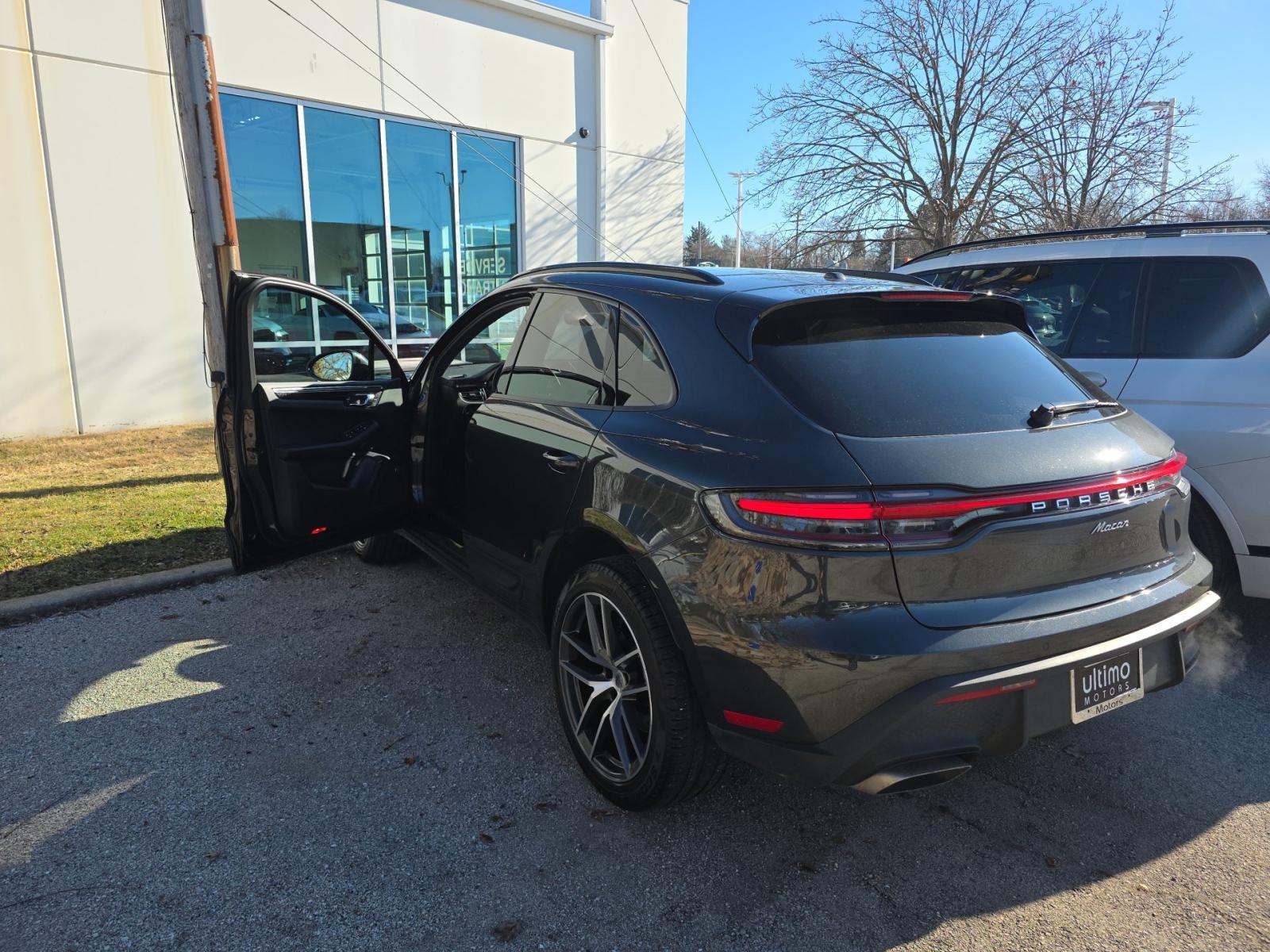 Porsche Macan 2022 — photo 2