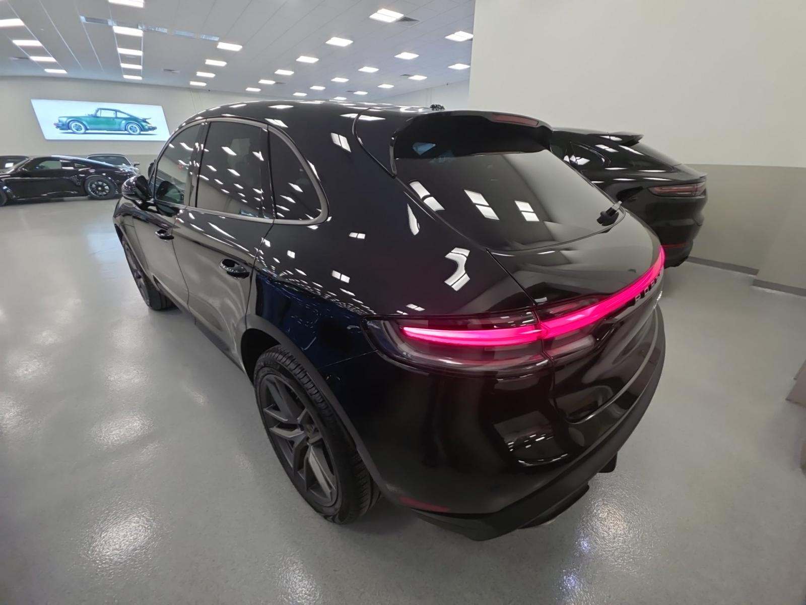 Porsche Macan 2022 — photo 2