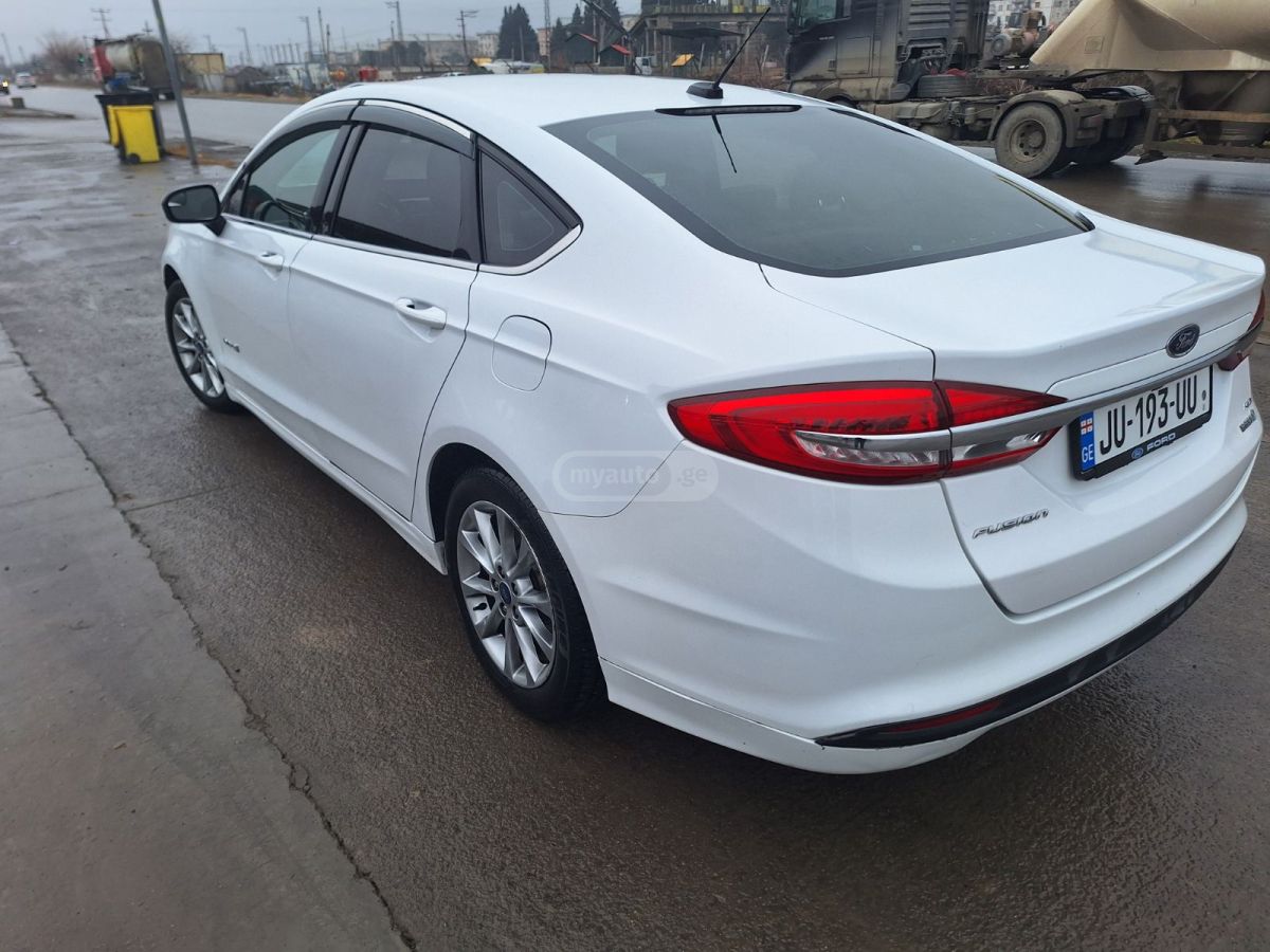 Ford Fusion 2017 — photo 2
