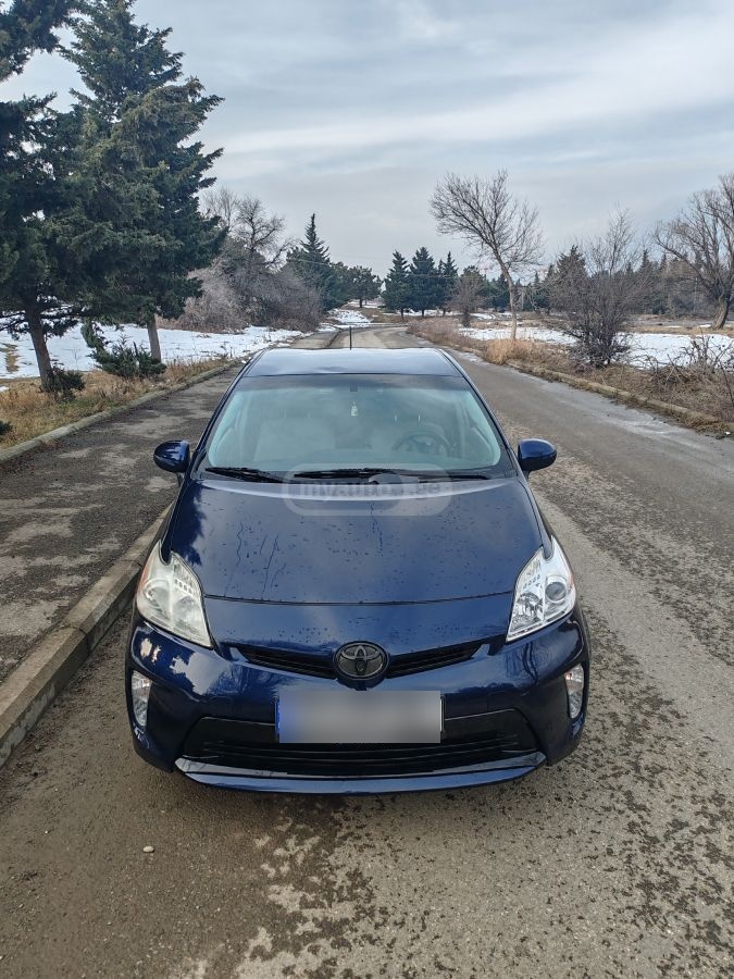 Toyota Prius 2014 — photo 2