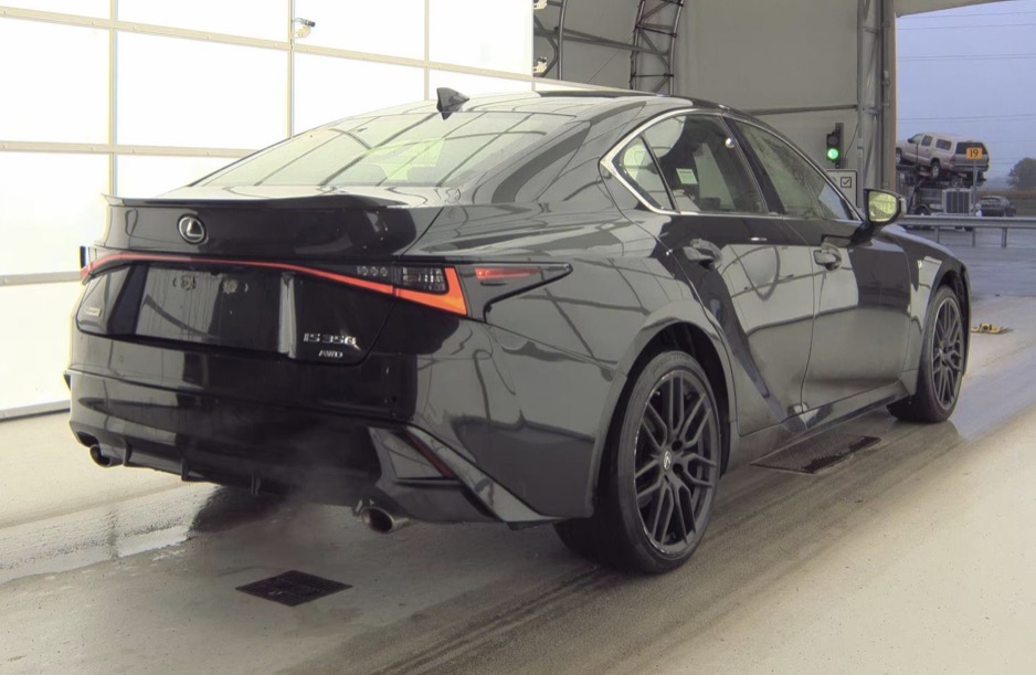 Lexus IS 350 2021 — photo 2