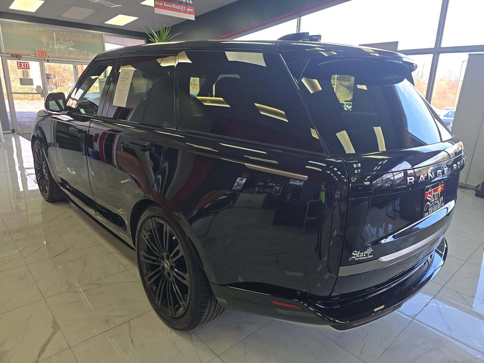 Land Rover Range Rover 2025 — photo 2