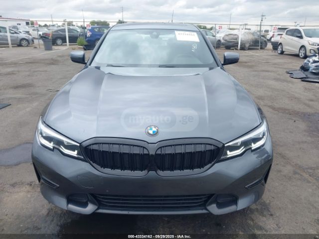 BMW 330 2022 — photo 2