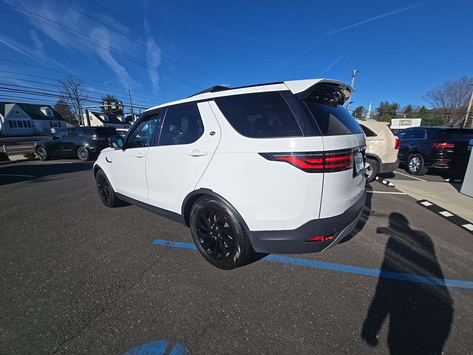 Land Rover Discovery 2025 — photo 2