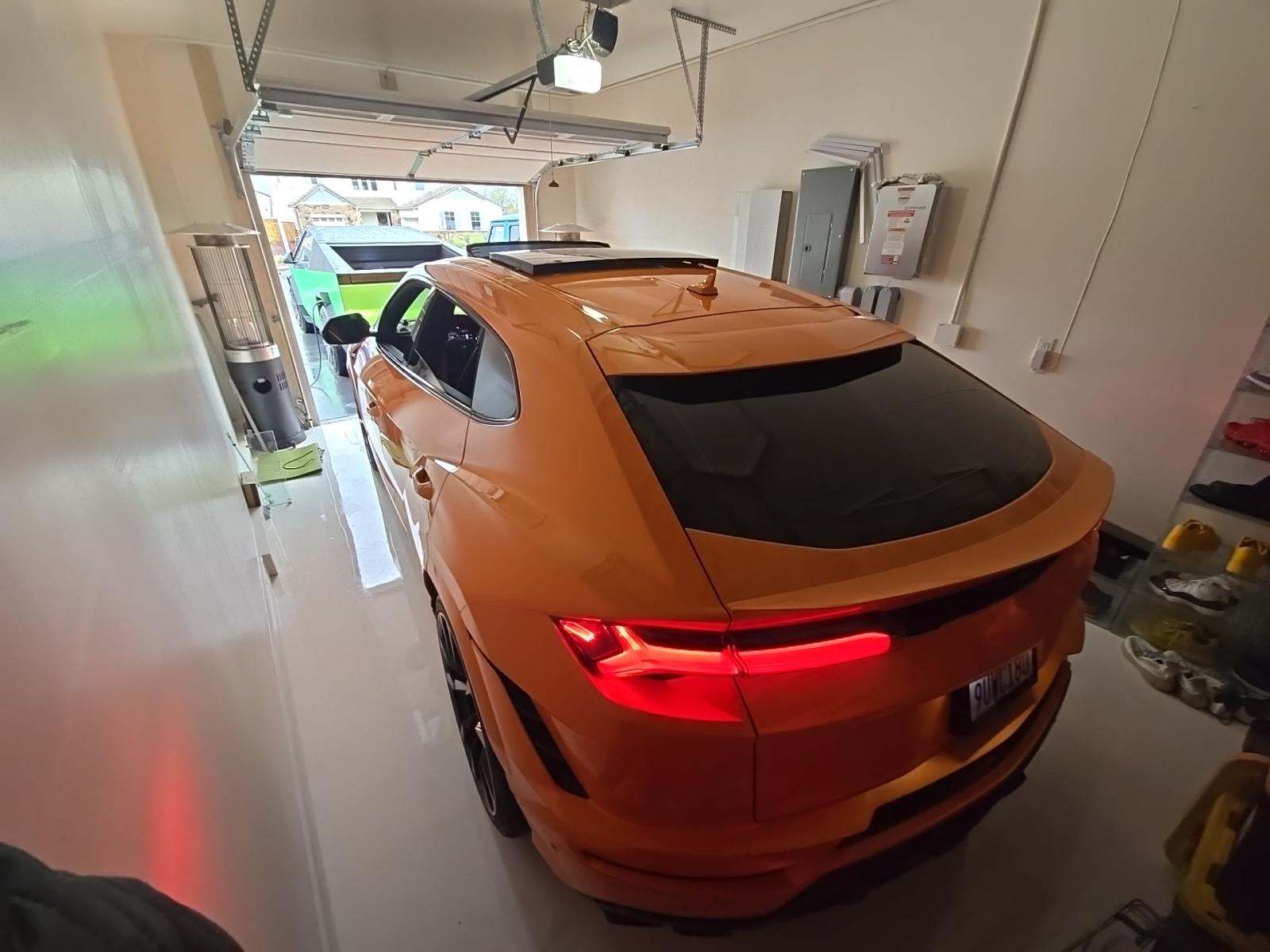 Lamborghini Urus 2024 — photo 2