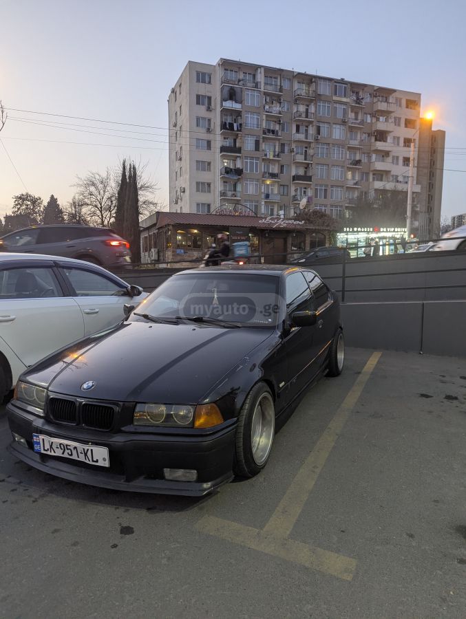 BMW 318 1999 — photo 2