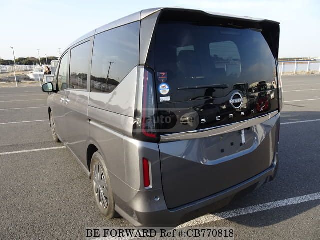 Nissan Serena 2023 — photo 2
