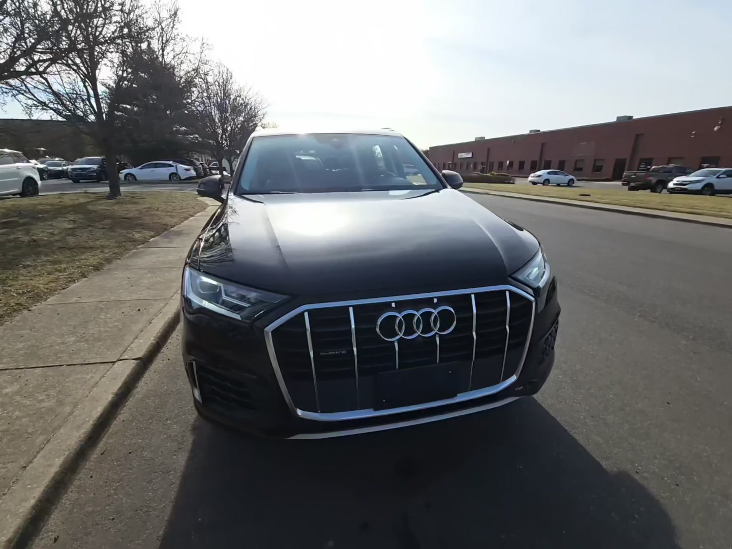 Audi Q7 2023 — photo 2