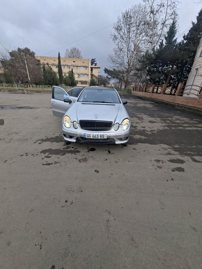 Mercedes-Benz E 55