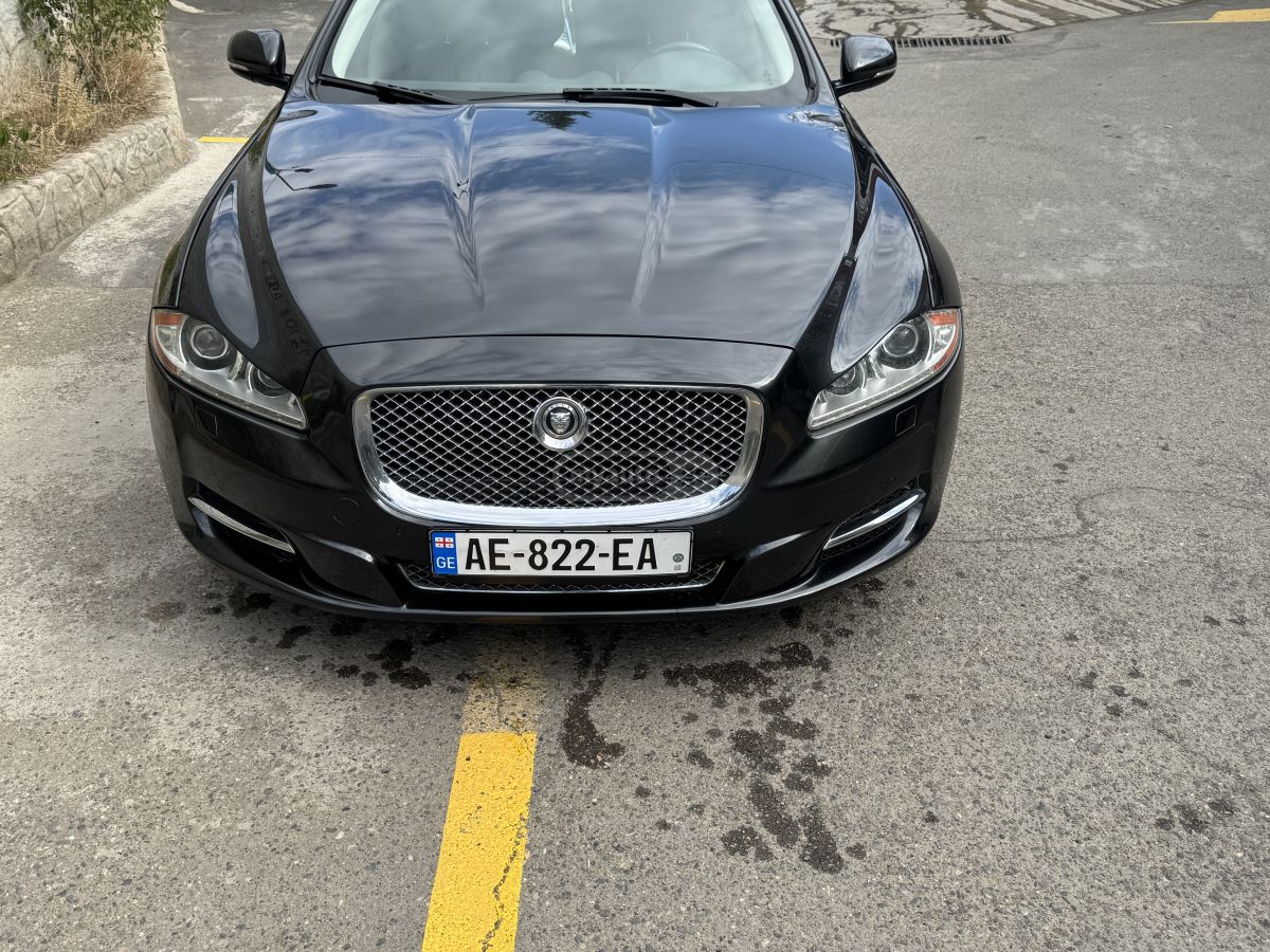 Jaguar XJ