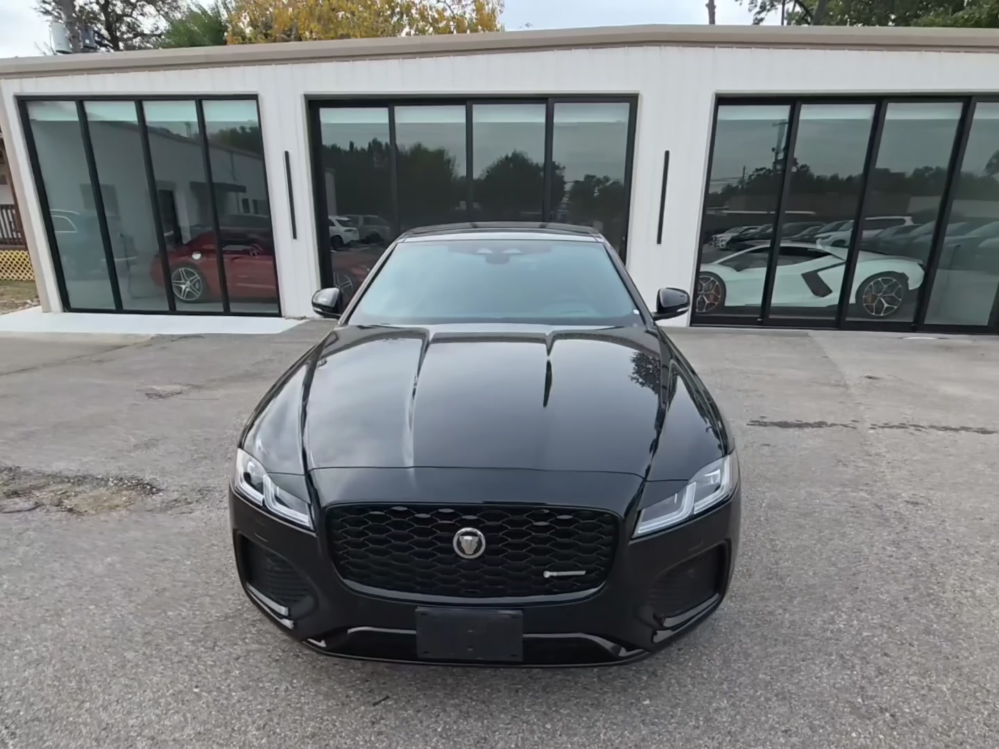 Jaguar XF 2023 — photo 2