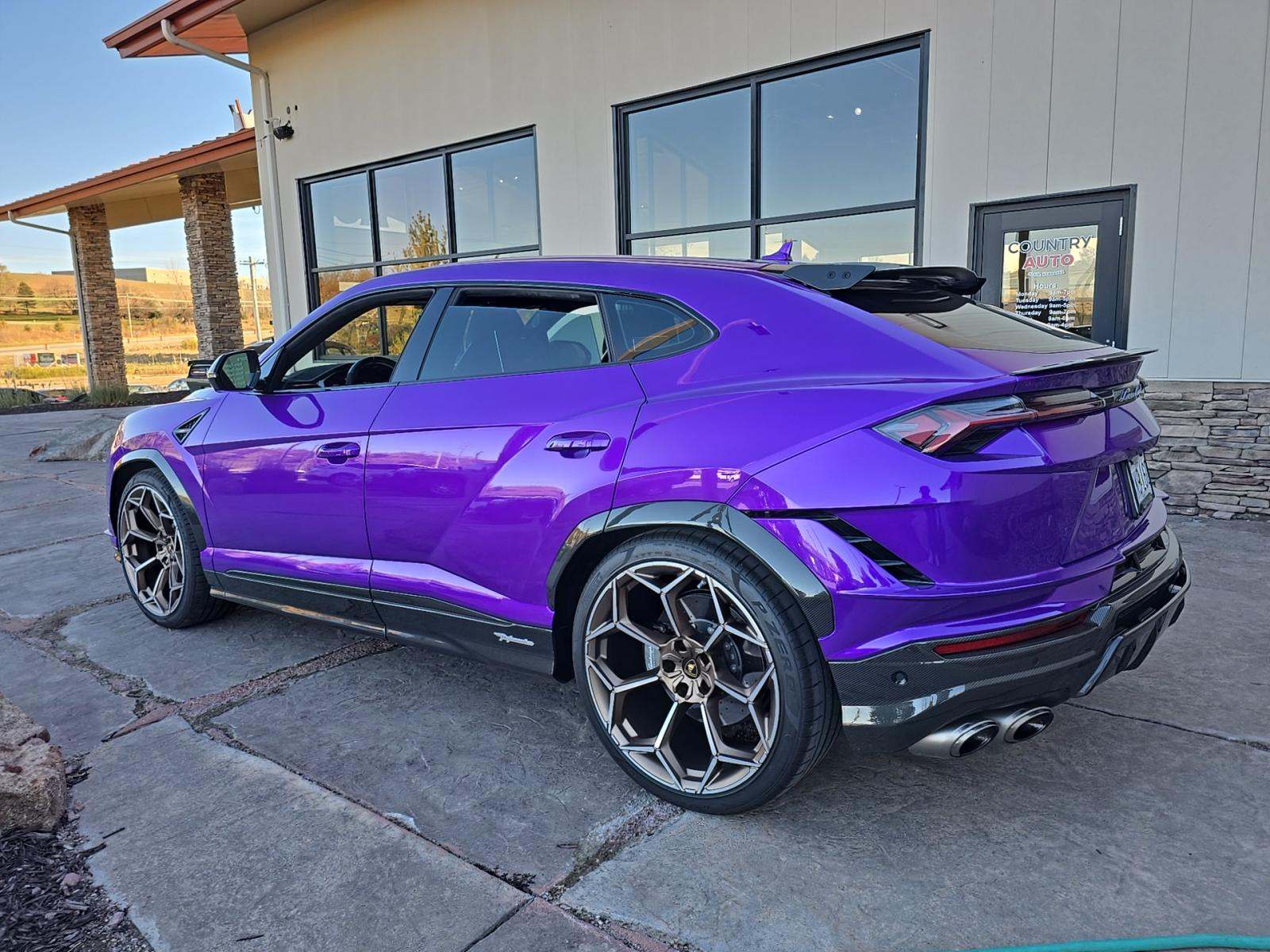 Lamborghini Urus 2024 — photo 2