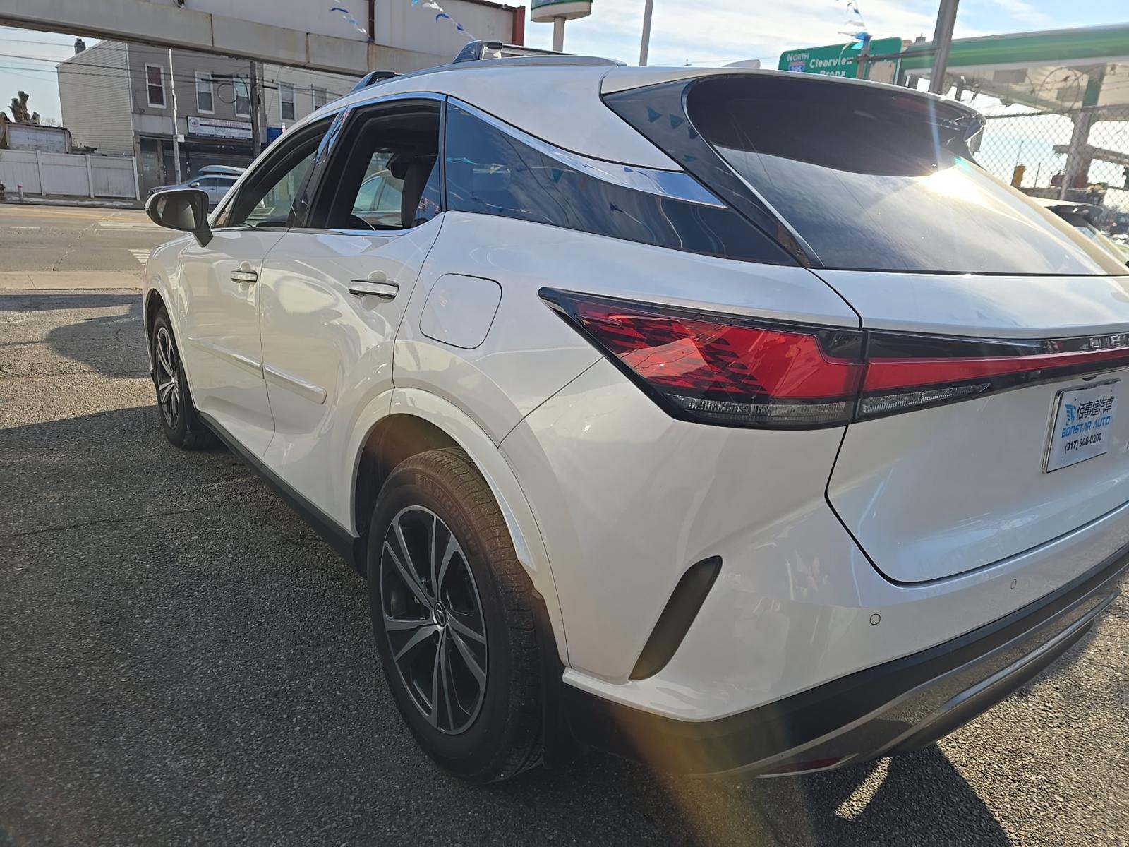 Lexus RX 350 2023 — photo 2