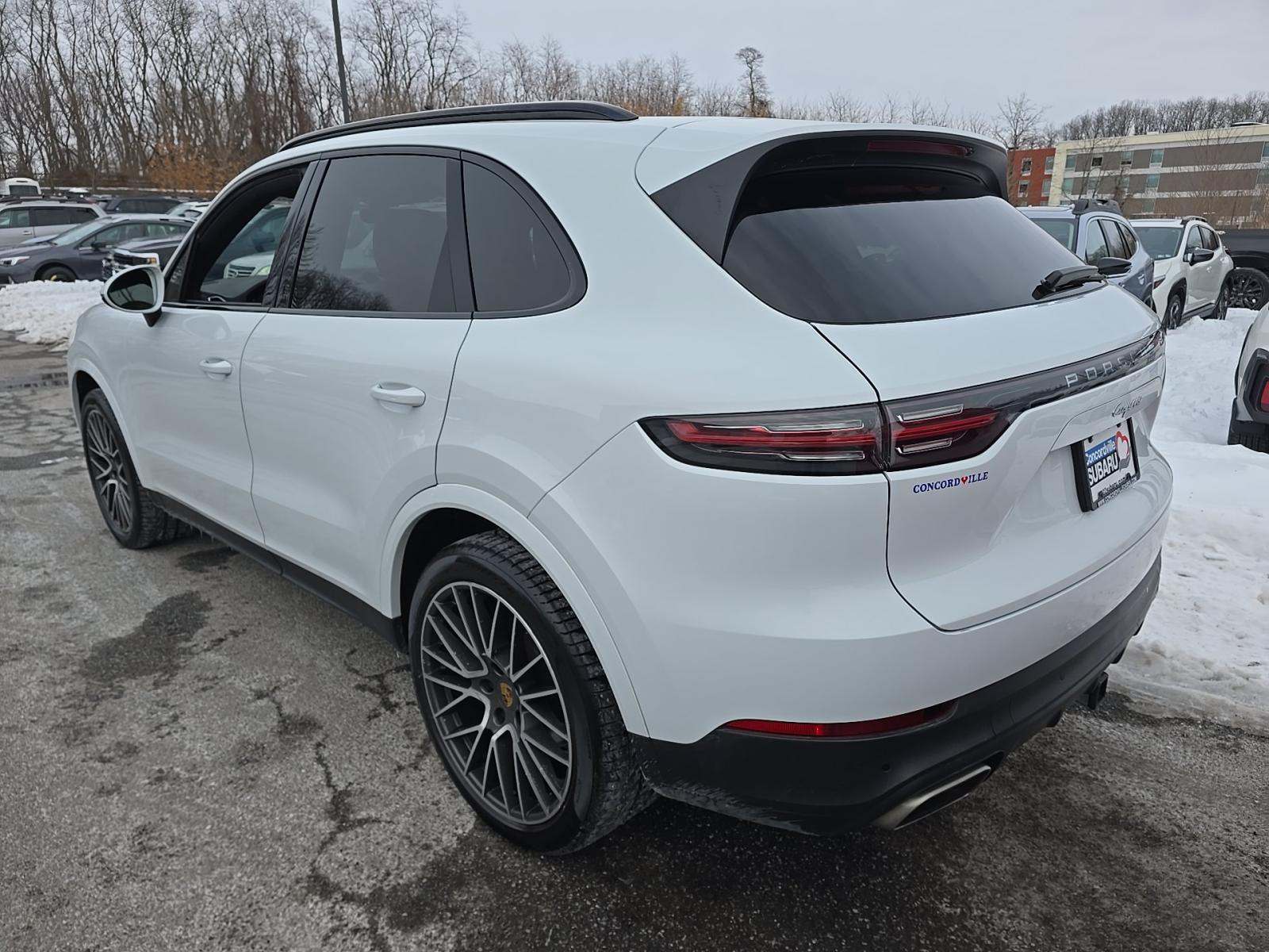 Porsche Cayenne 2021 — photo 2