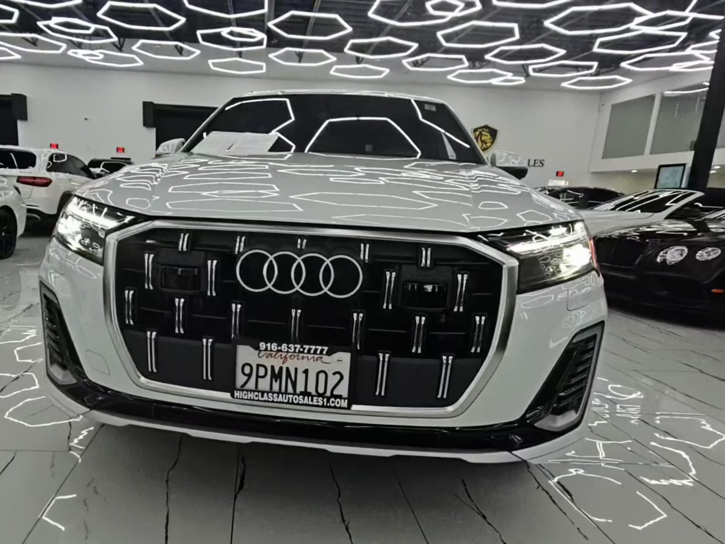 Audi Q7 2025 — photo 2