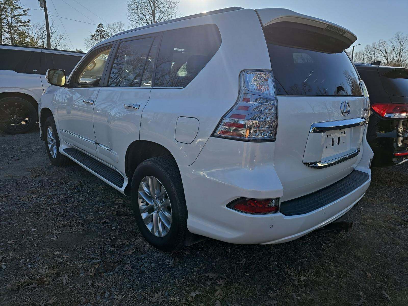 Lexus GX 460 2018 — photo 2