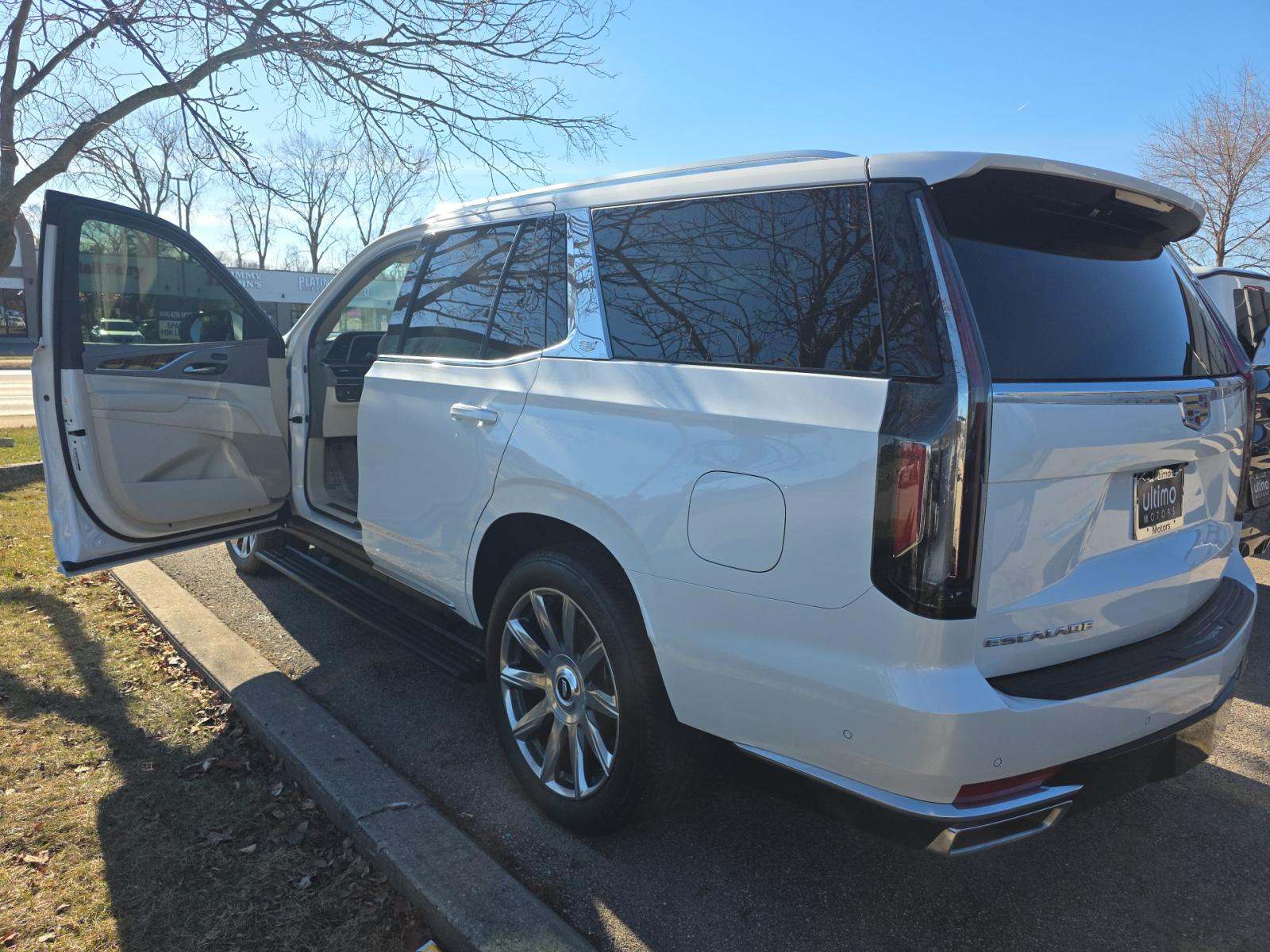 Cadillac Escalade 2024 — photo 2