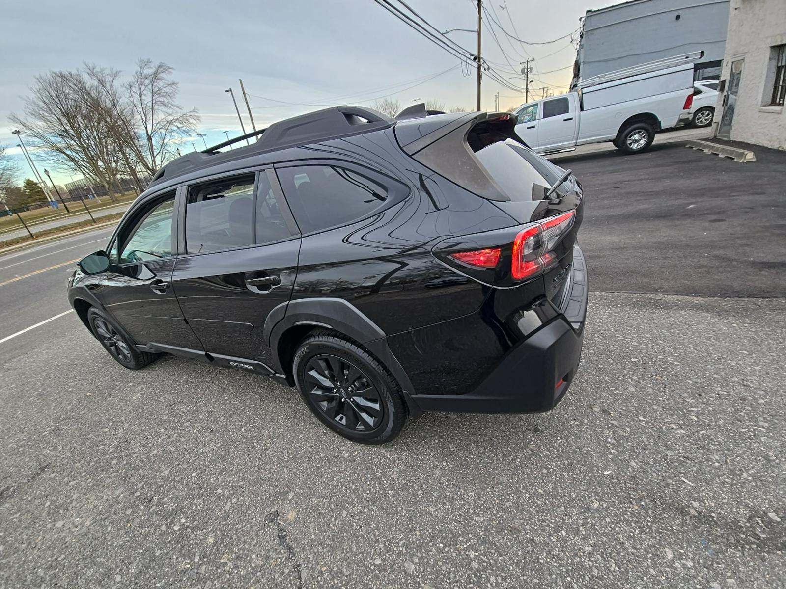 Subaru Outback 2023 — photo 2