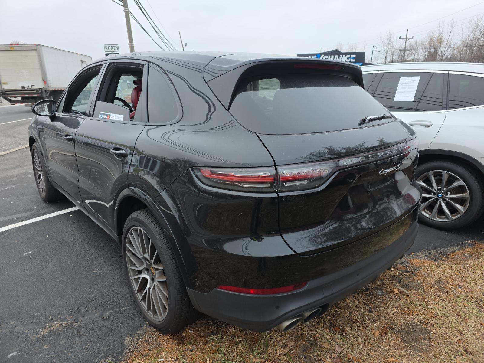 Porsche Cayenne 2021 — photo 2