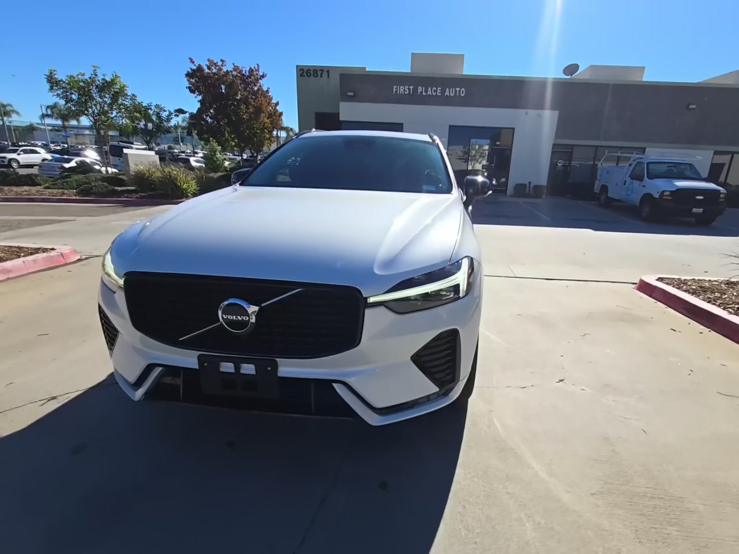 Volvo XC60 2025 — photo 2