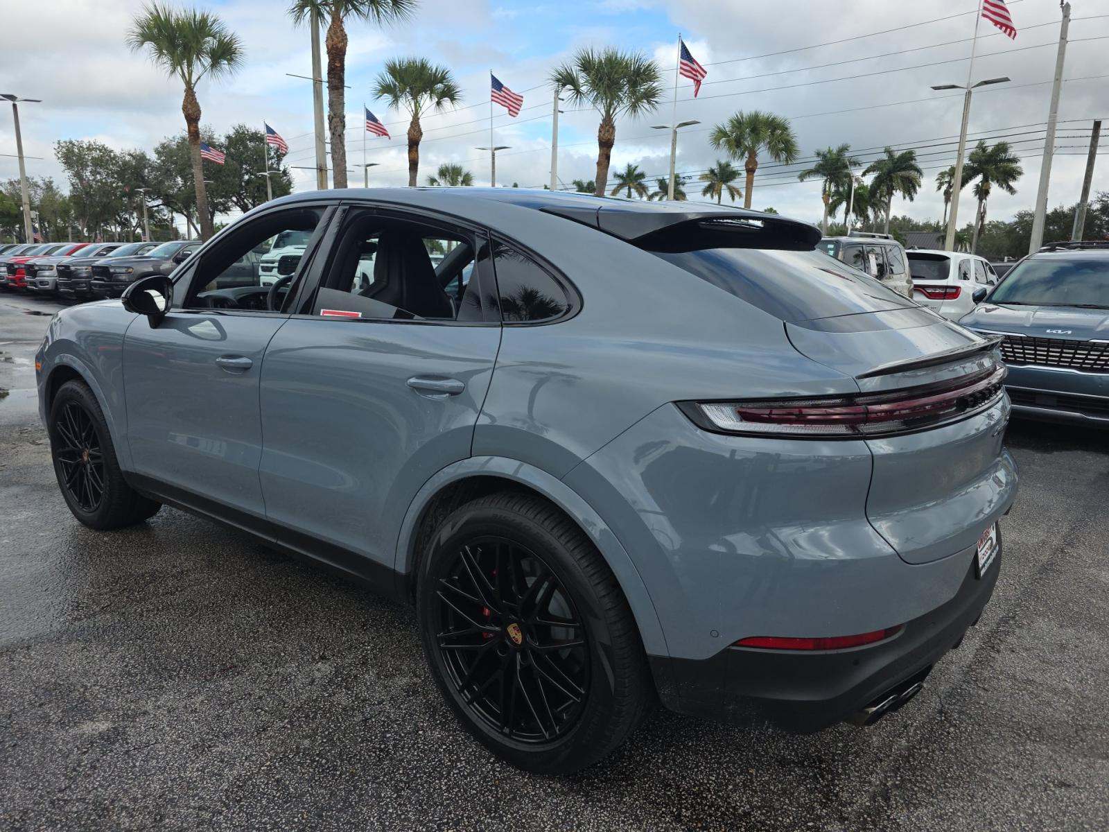 Porsche Cayenne 2025 — photo 2