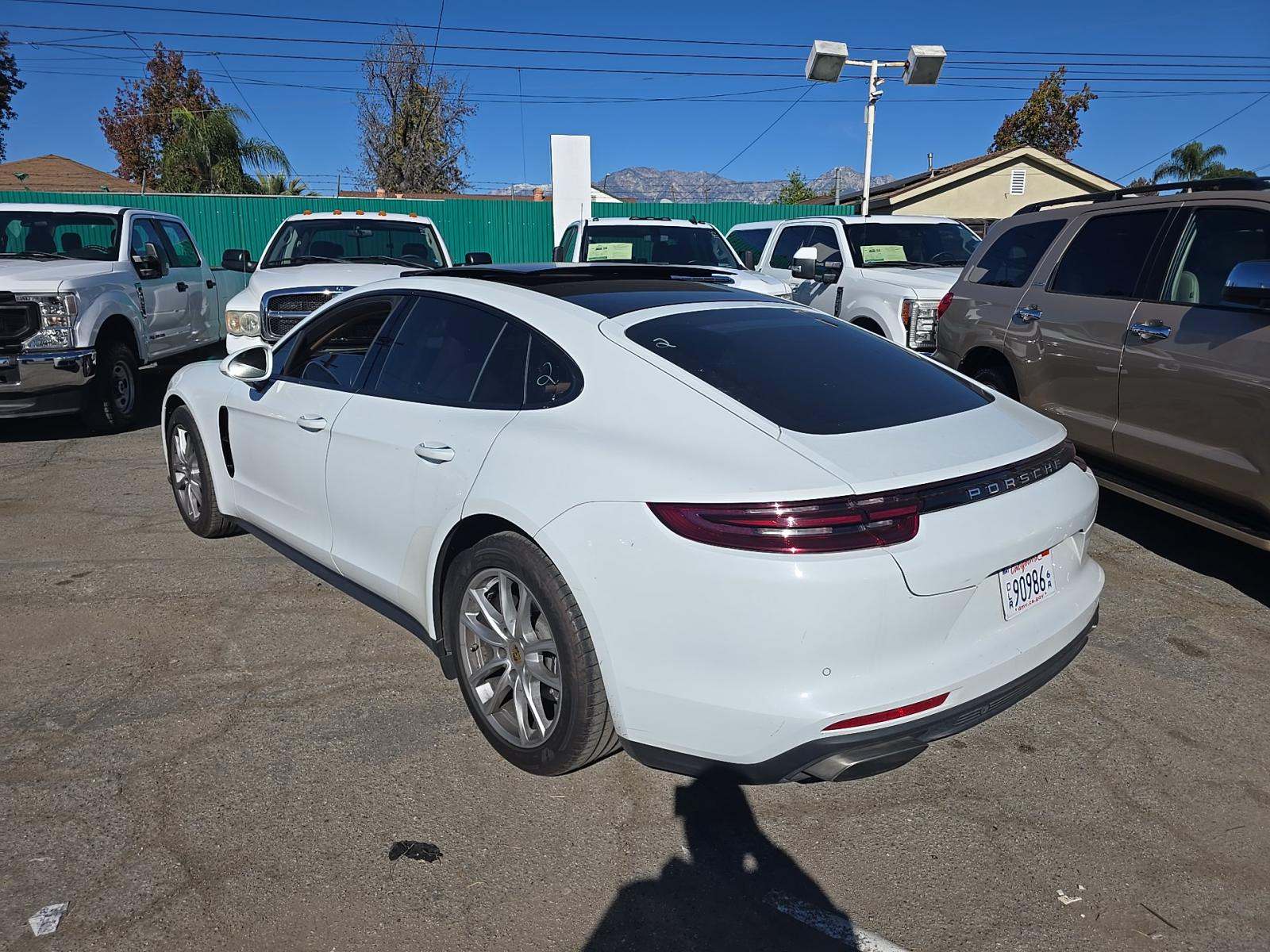 Porsche Panamera 2018 — photo 2