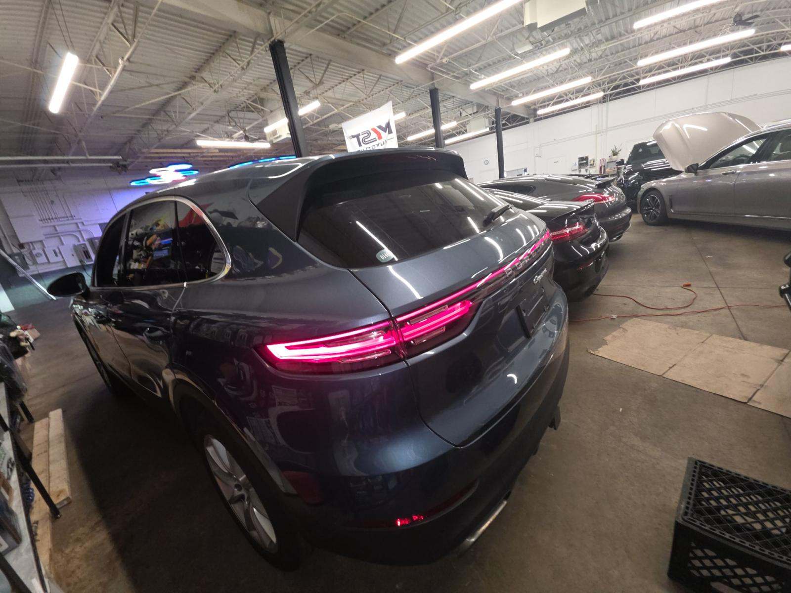 Porsche Cayenne 2019 — photo 2